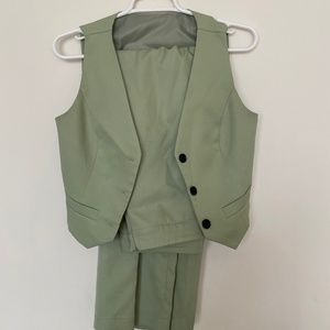 Vest & pants green set